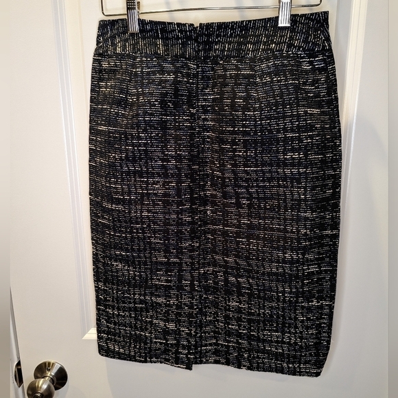 Banana Republic black textured pencil skirt blue and white threading size small - Picture 2 of 7